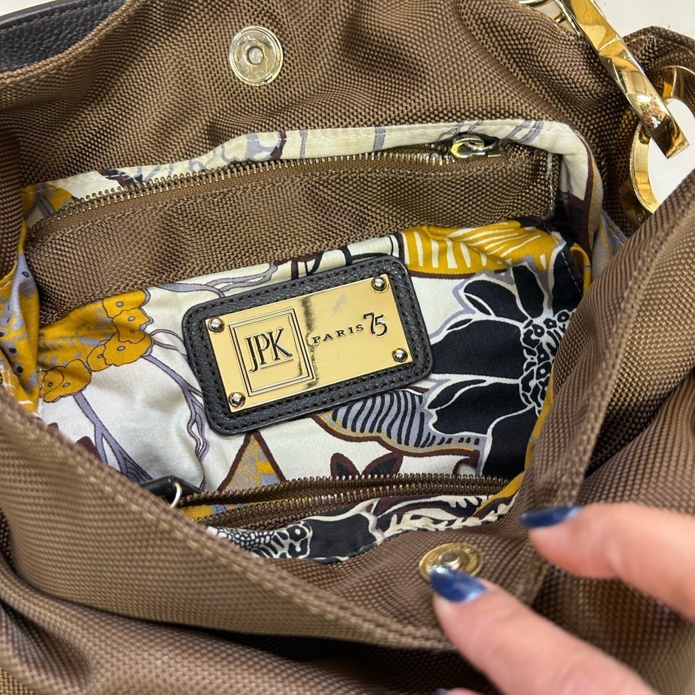 Chic Brown Women's Shoulder Bag with Gold Accents - Picture 6 of 9